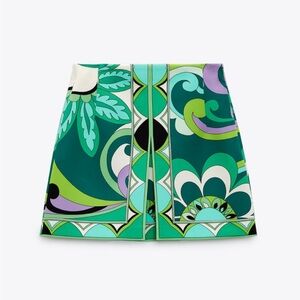 Zara Green Pattern Printed Mini Skirt, Size Small
